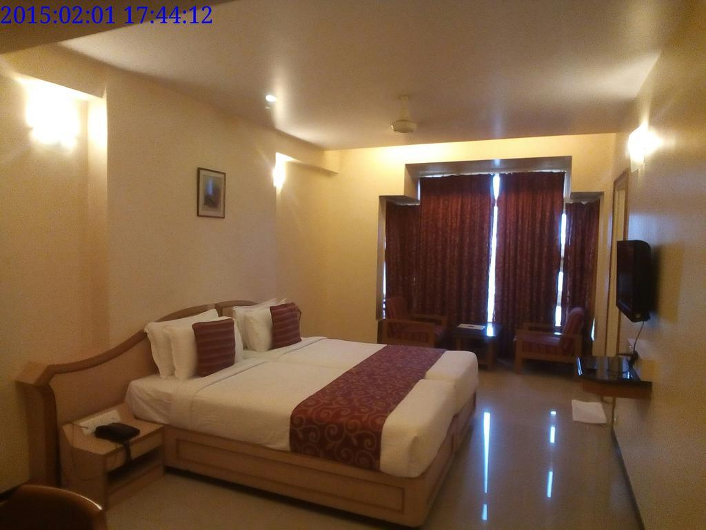 Hotel Salem Castle Bagian luar foto