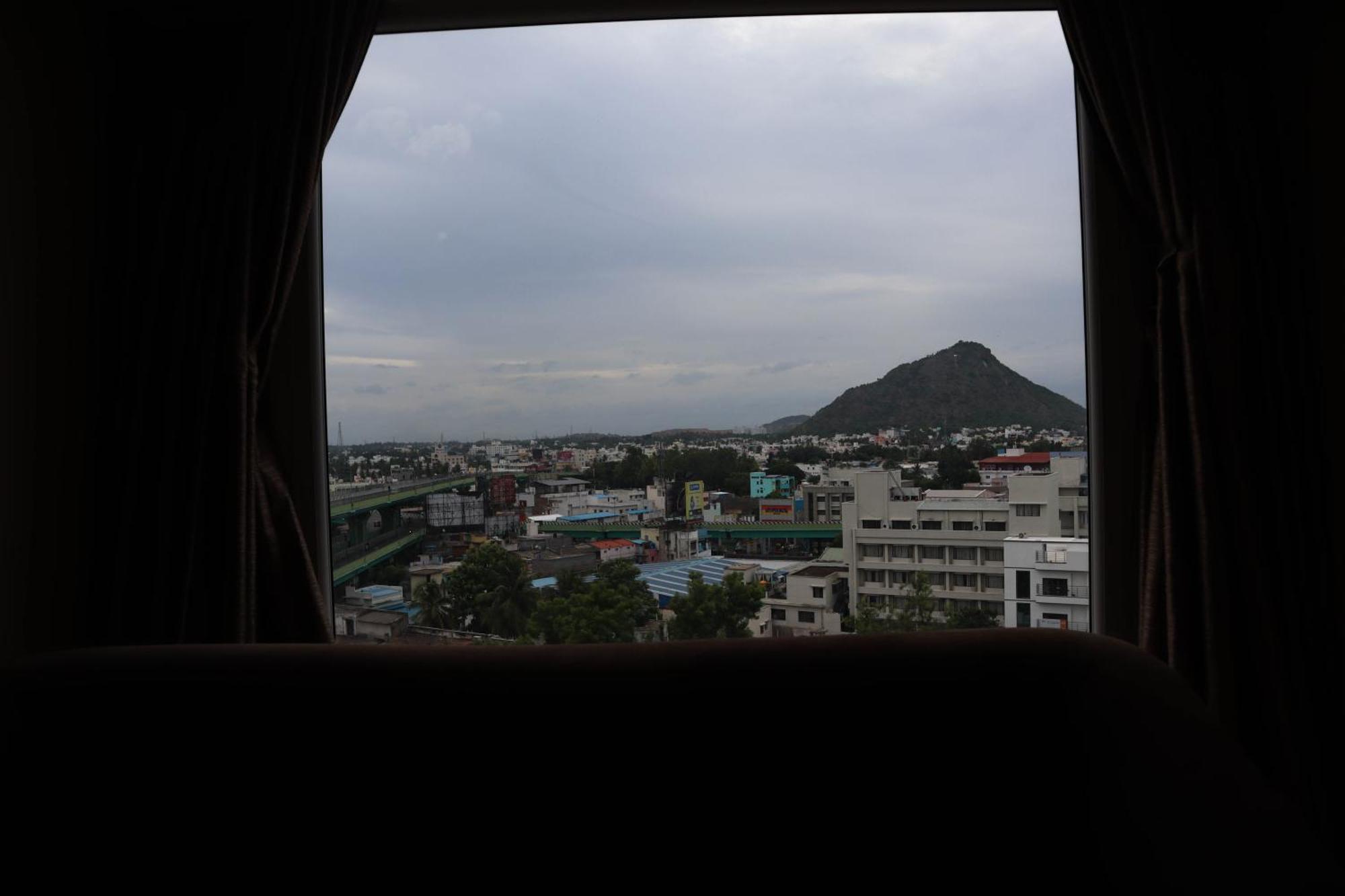 Hotel Salem Castle Bagian luar foto