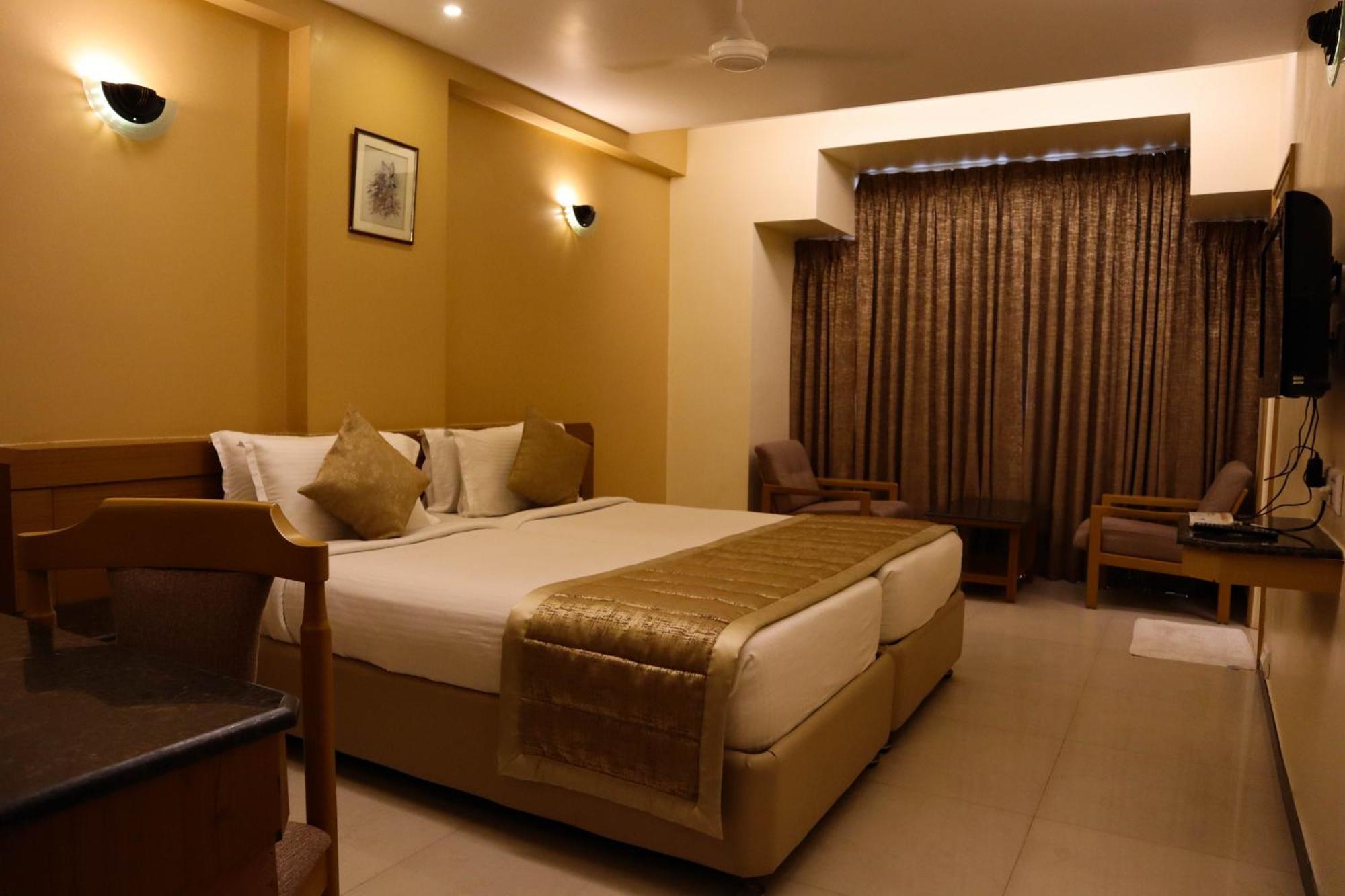 Hotel Salem Castle Bagian luar foto