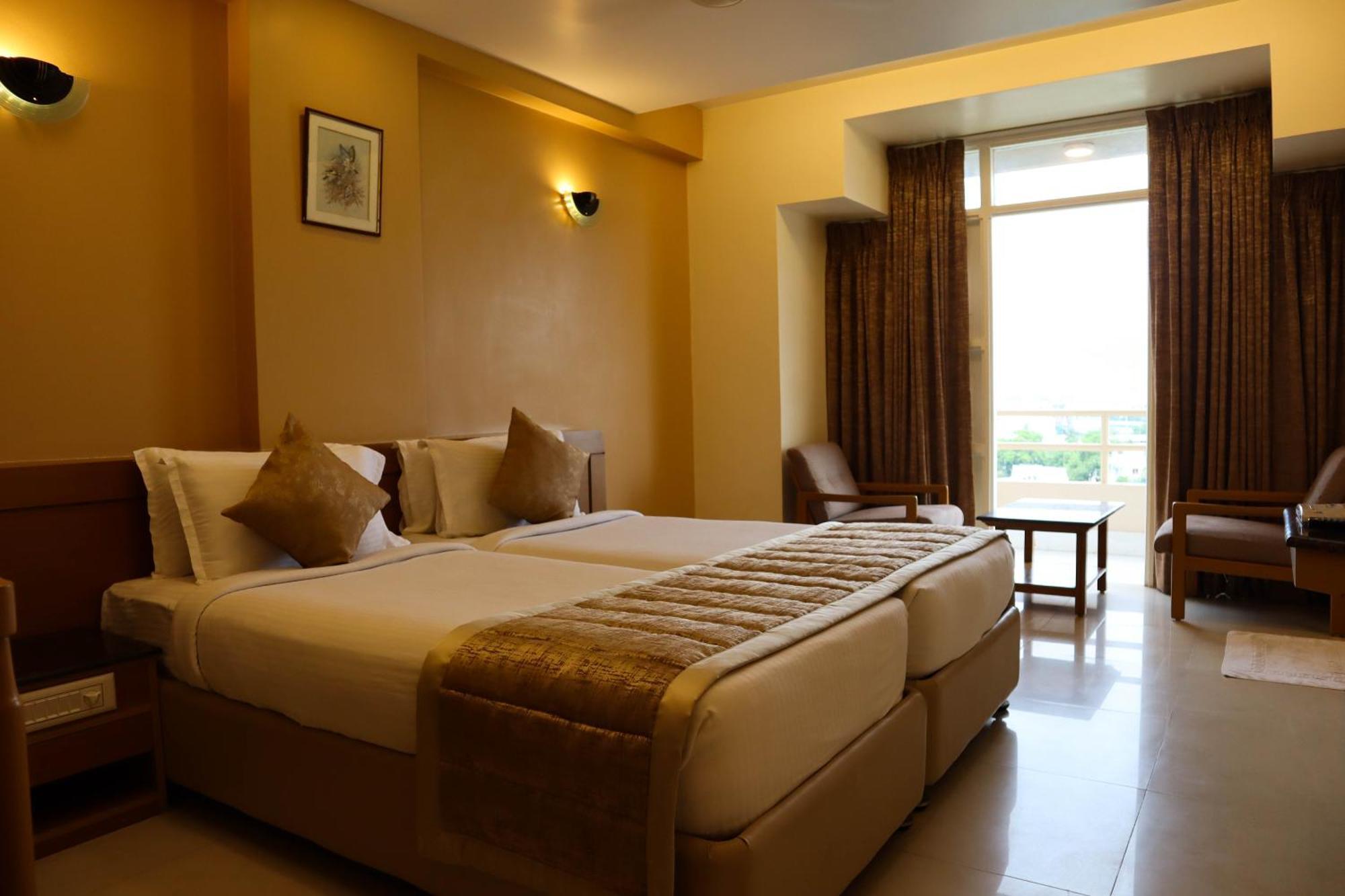 Hotel Salem Castle Bagian luar foto